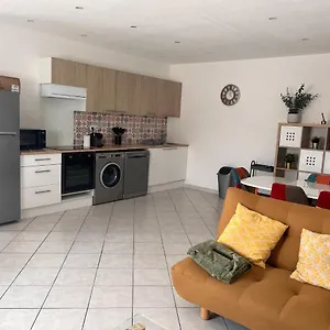Le Mini Loft Familial , Carqueiranne France